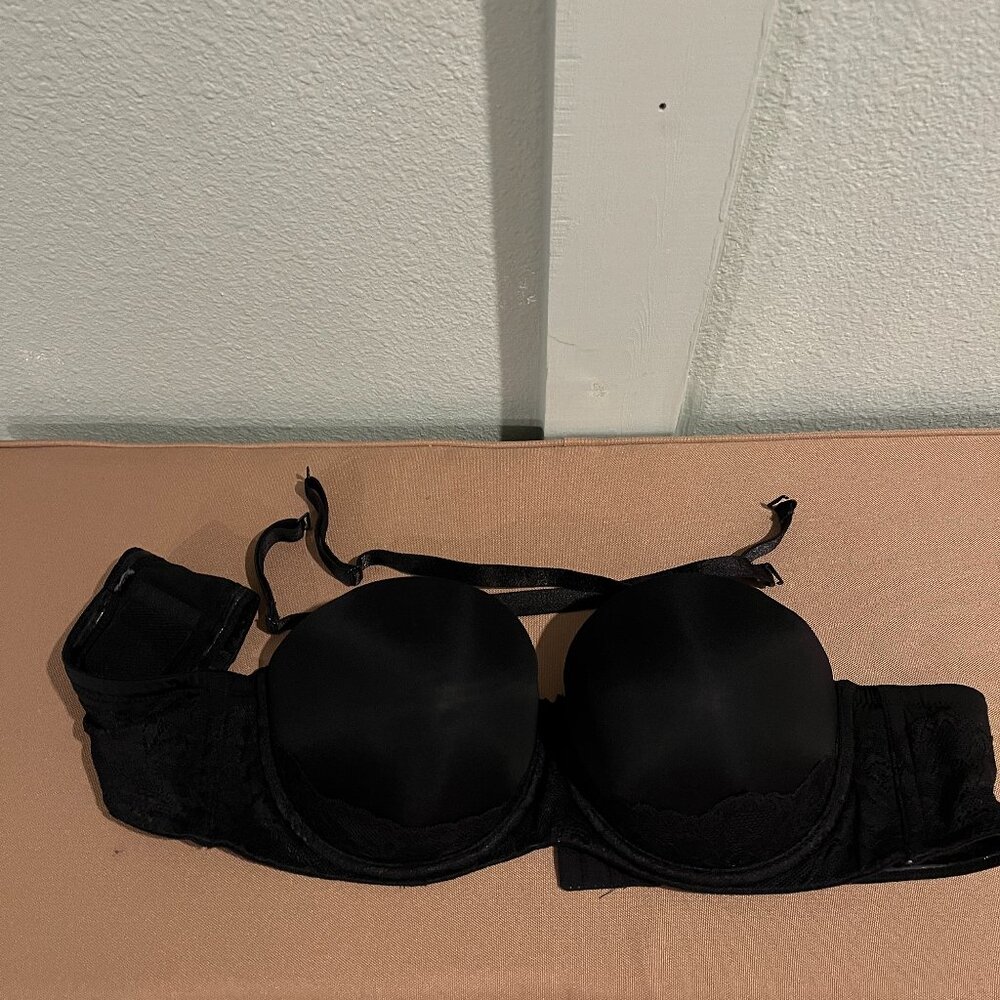 Torrid Curve Padded Black Bra Lace Removable Staples Size 42B